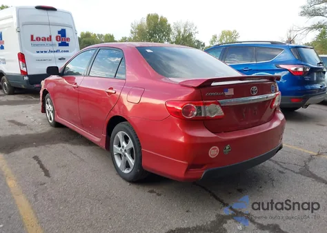 2011 Toyota Corolla S z USA, uszkodzony, nr VIN 2T1BU4EE4BC681944